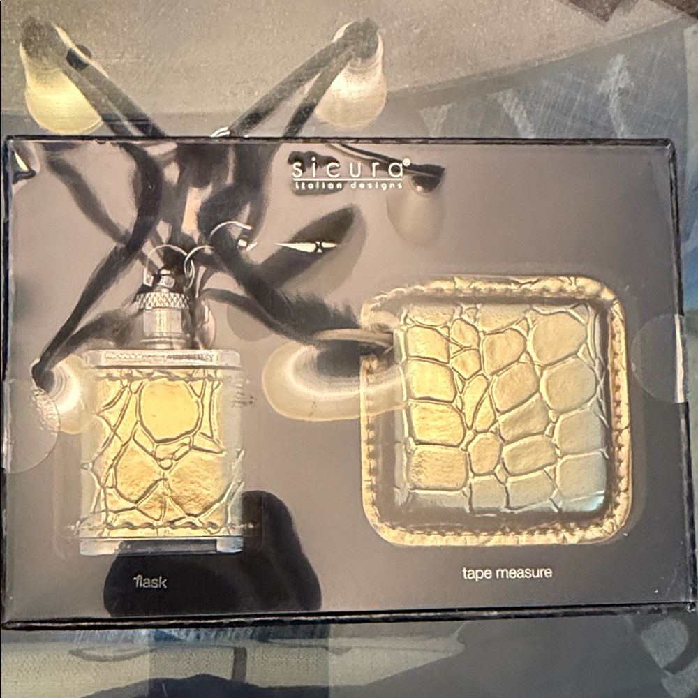 Sicura Gold Crocodile Stainless Steel Gift Set Flask 1 oz & Measuring Tape NB